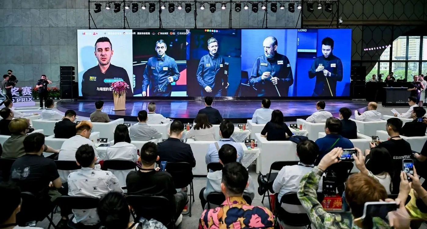 尽管卫冕征, 第二次捧起 尽管卫冕征, 第二次捧起